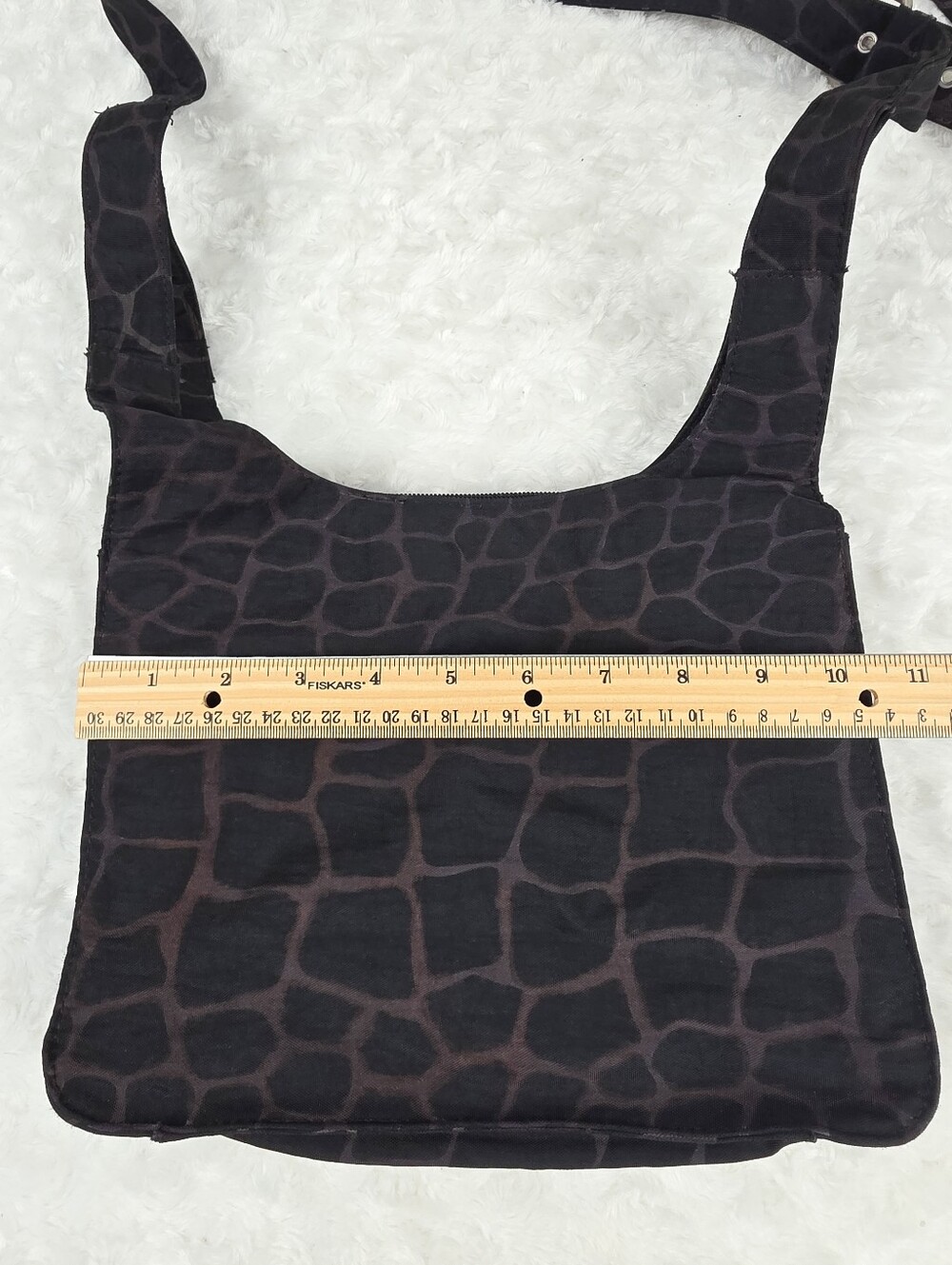 Baggallini Everywhere Slim Black Patterned Crossbody Bag - Picture 11 of 12